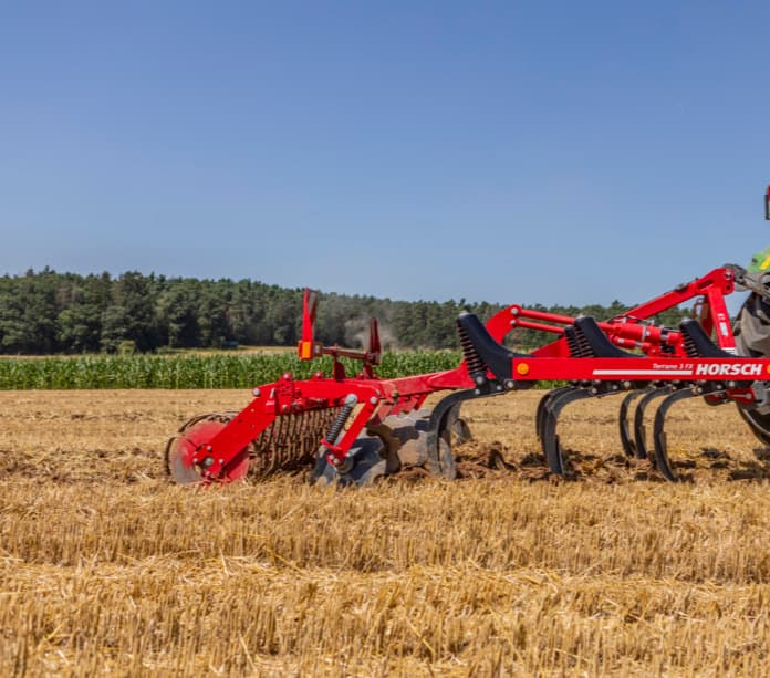 Horsch Terrano 4 FX bei Landtechnik Schuster mieten.